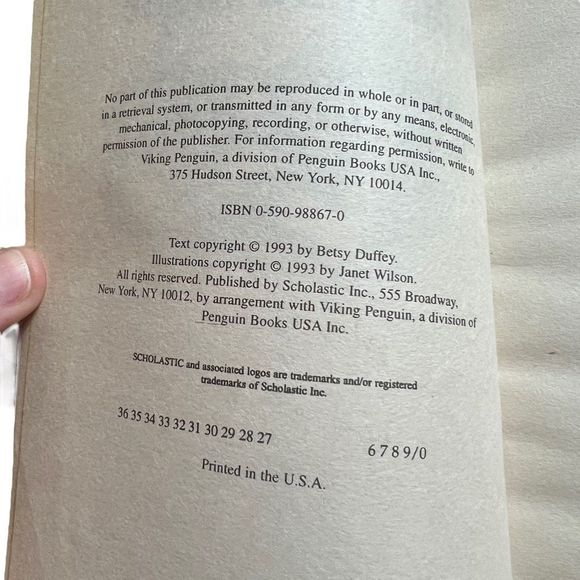 Scholastic‎ Book Set Of 2 Elementary Level Books How To Be Cool In Third Grade - Picture 4 of 9